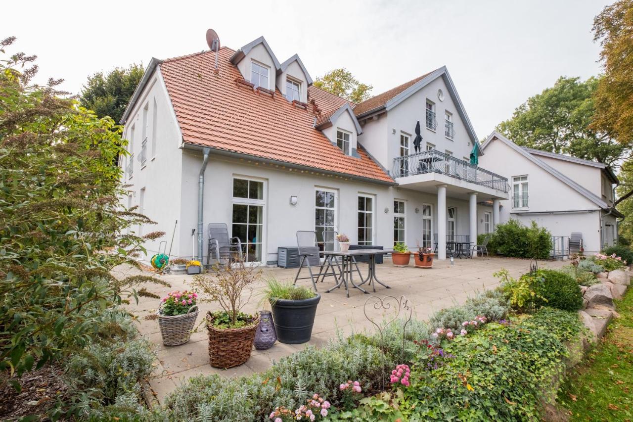 Herrenhaus Juergenshof * Alt Schwerin